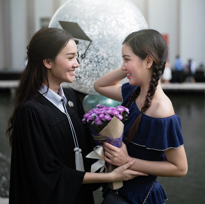 เดียร์น่า ฟลีโป รับปริญญา เดียร์น่า ฟลีโป รับปริญญา