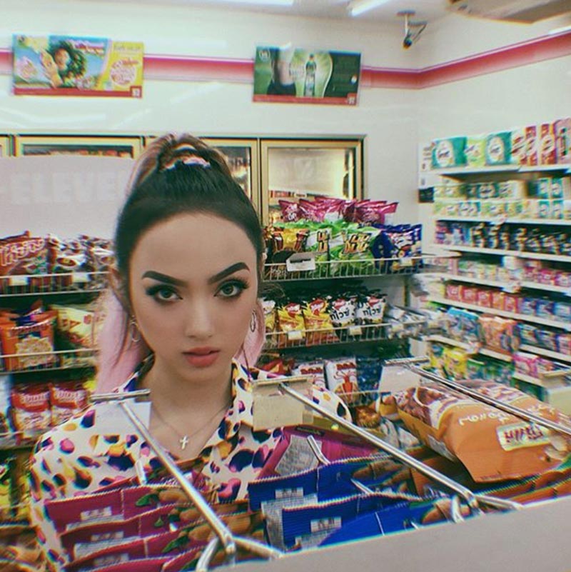 พลอยชมพู โต้ทำศัลยกรรม พลอยชมพู โต้ทำศัลยกรรม