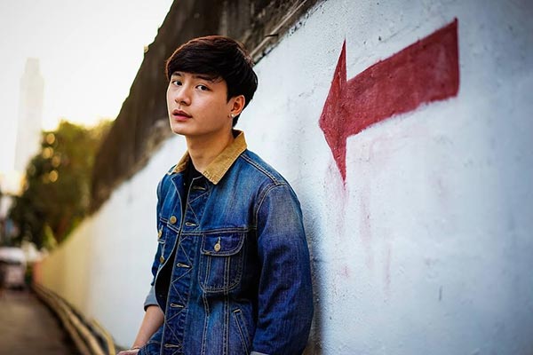 คริส พีรวัส คริส พีรวัส