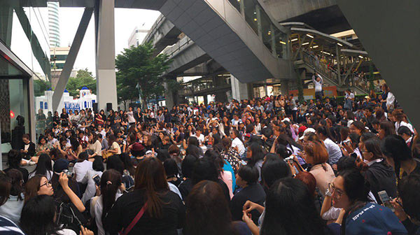 เป๊ก ผลิตโชค เป๊ก ผลิตโชค