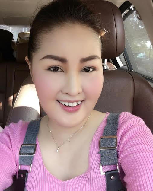 หญิงลี ศรีจุมพล หญิงลี ศรีจุมพล