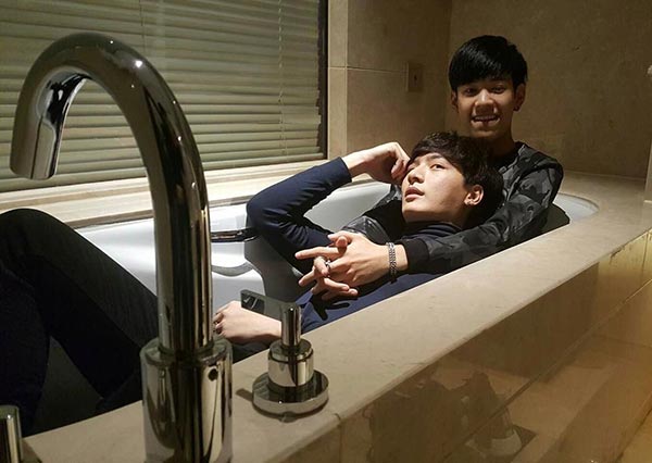 คริส พีรวัส คริส พีรวัส