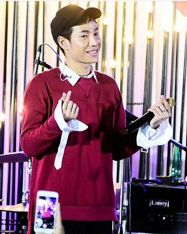 เป๊ก ผลิตโชค เป๊ก ผลิตโชค