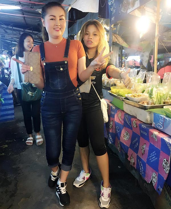 หญิงลี ศรีจุมพล หญิงลี ศรีจุมพล