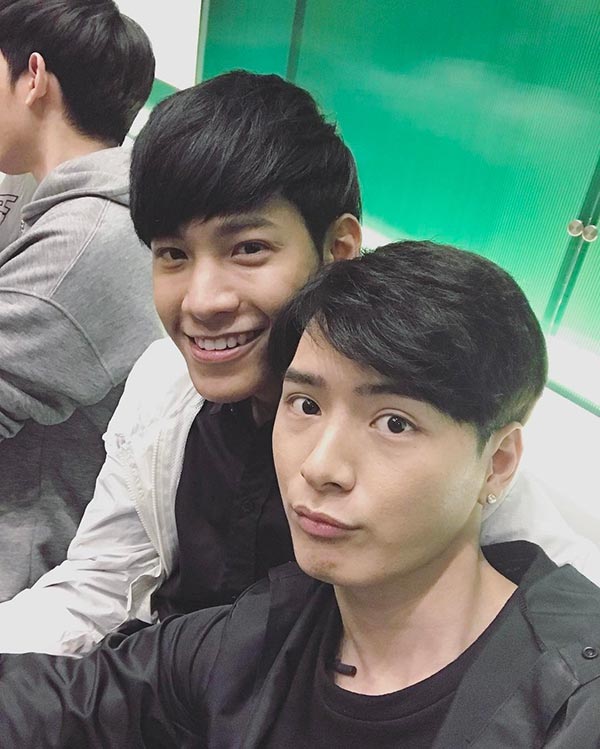 คริส พีรวัส คริส พีรวัส