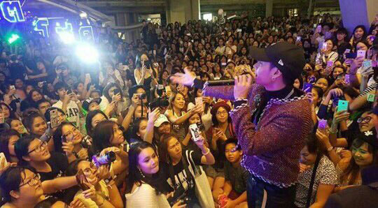 เป๊ก ผลิตโชค เป๊ก ผลิตโชค