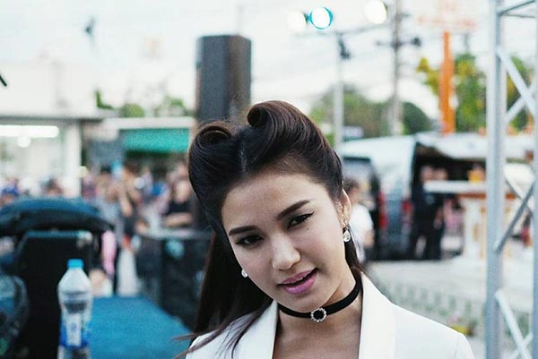 ชมพู่ ก่อนบ่าย ชมพู่ ก่อนบ่าย