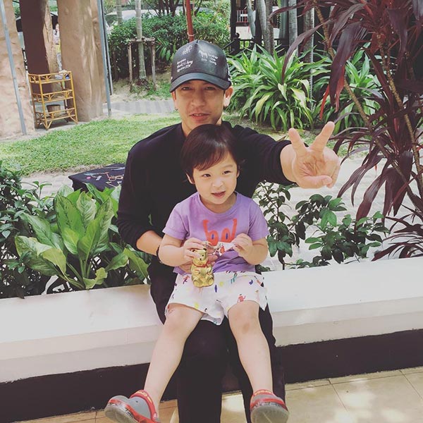 ติ๊ก เจษฎาภรณ์ น้องเต็นท์ ติ๊ก เจษฎาภรณ์ น้องเต็นท์