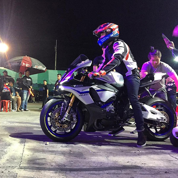 เบนซ์ เรซซิ่ง เบนซ์ เรซซิ่ง