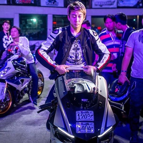 เบนซ์ เรซซิ่ง เบนซ์ เรซซิ่ง