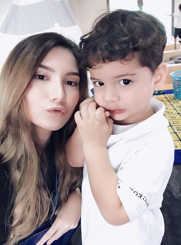 ซาร่า คาซิงกินี ไมค์ พิรัชต์ ซาร่า คาซิงกินี ไมค์ พิรัชต์