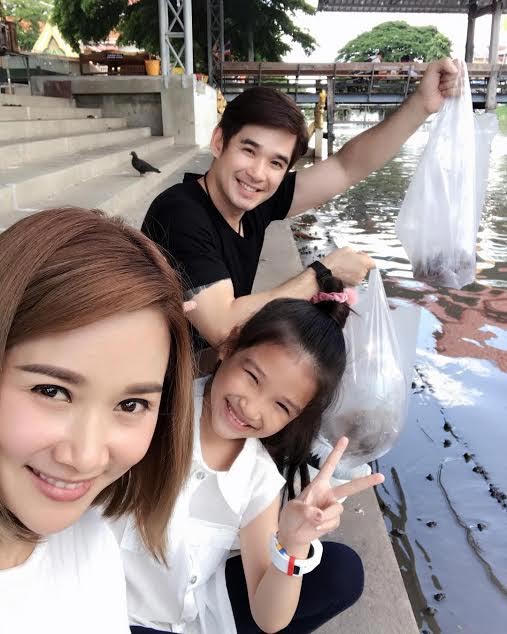 หญิง นราวัลย์ หญิง นราวัลย์