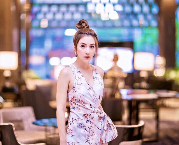 ไฮโซจิ๊บ เสาวนีย์ ไฮโซจิ๊บ เสาวนีย์