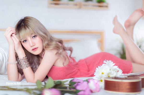 เบนซ์ ข้าวขวัญ เบนซ์ ข้าวขวัญ