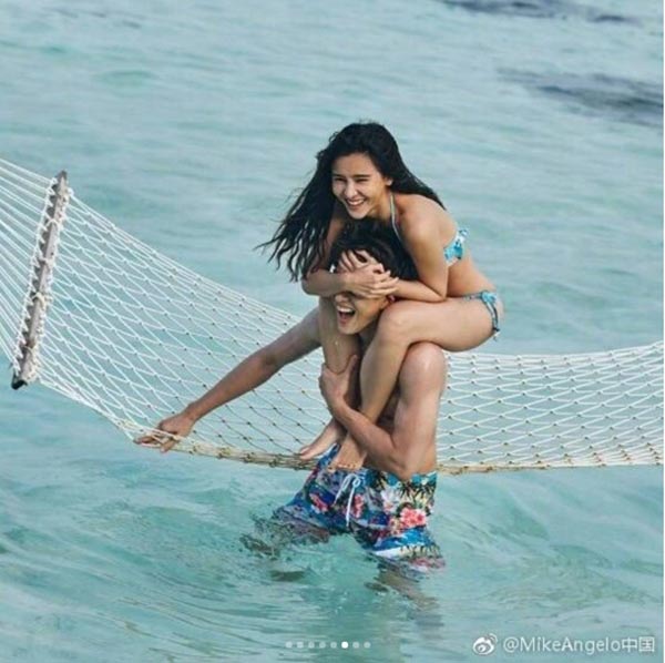 ไมค์ ออม ไมค์ ออม