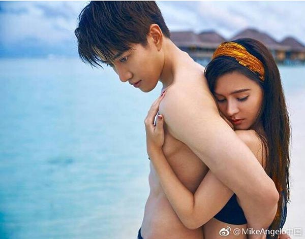 ไมค์ ออม ไมค์ ออม