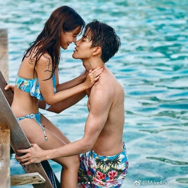 ไมค์ ออม ไมค์ ออม