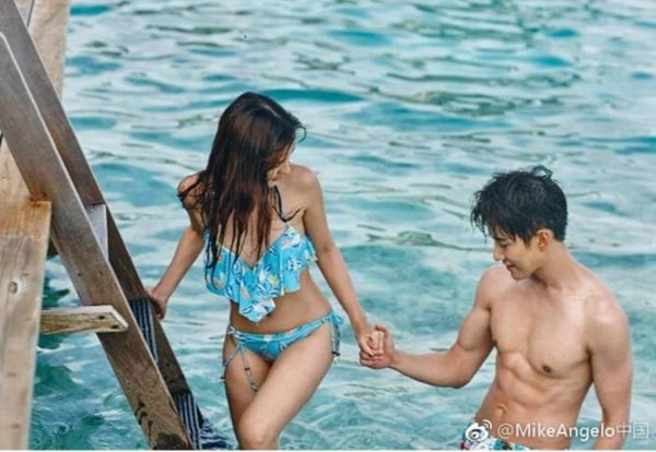 ไมค์ ออม ไมค์ ออม