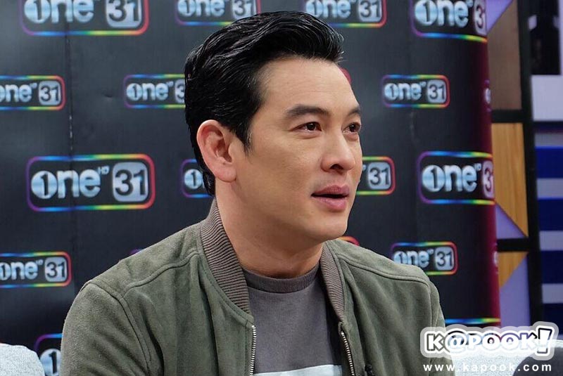 ชาคริต แย้มนาม ชาคริต แย้มนาม