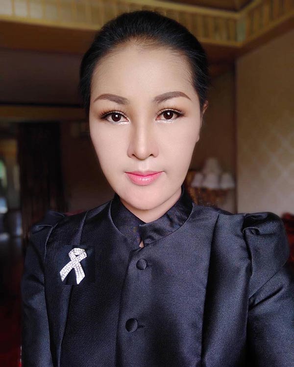 หญิงลี ศรีจุมพล หญิงลี ศรีจุมพล