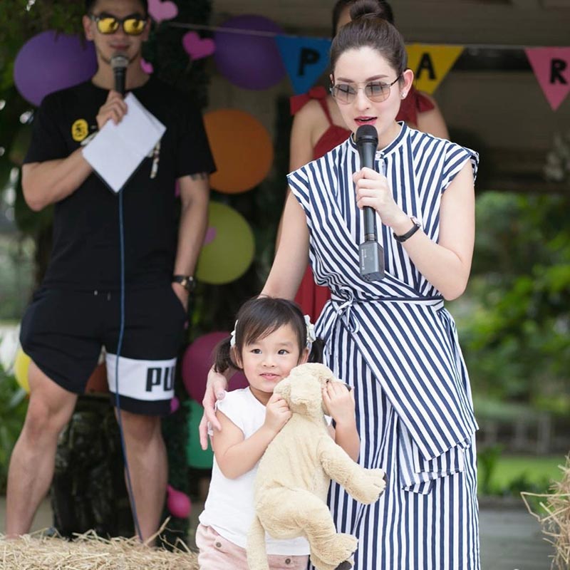 แอฟ ทักษอร น้องปีใหม่ แอฟ ทักษอร น้องปีใหม่