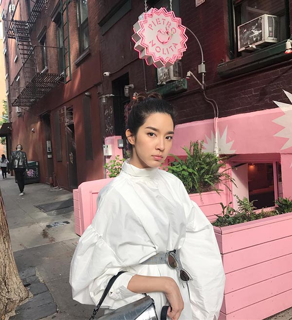 โม มนชนก โม มนชนก