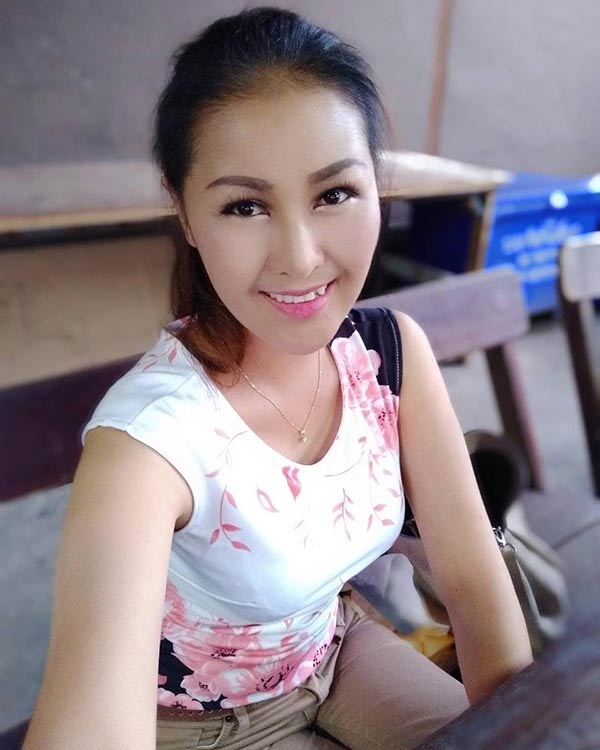 หญิงลี ศรีจุมพล หญิงลี ศรีจุมพล