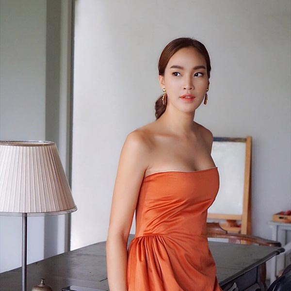 ตุ๊ก ชนกวนันท์ ตุ๊ก ชนกวนันท์