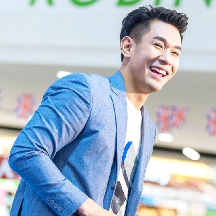 อ๋อม อรรคพันธ์ อ๋อม อรรคพันธ์
