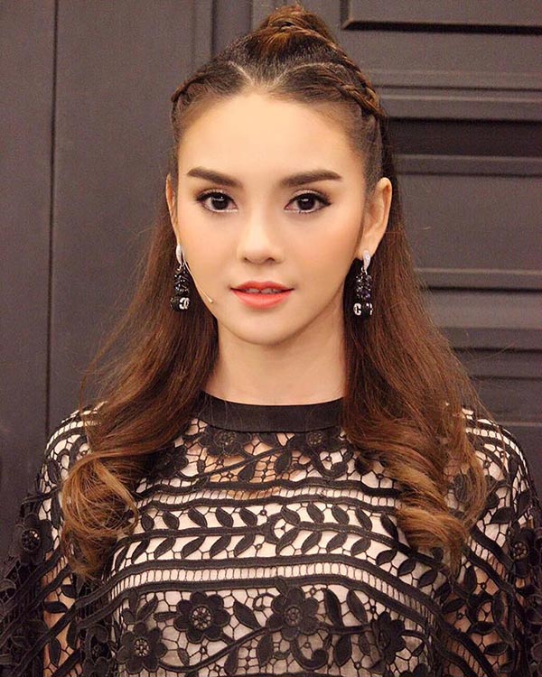 หลิว อาจารียา หลิว อาจารียา