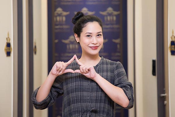 ทราย เจริญปุระ ทราย เจริญปุระ