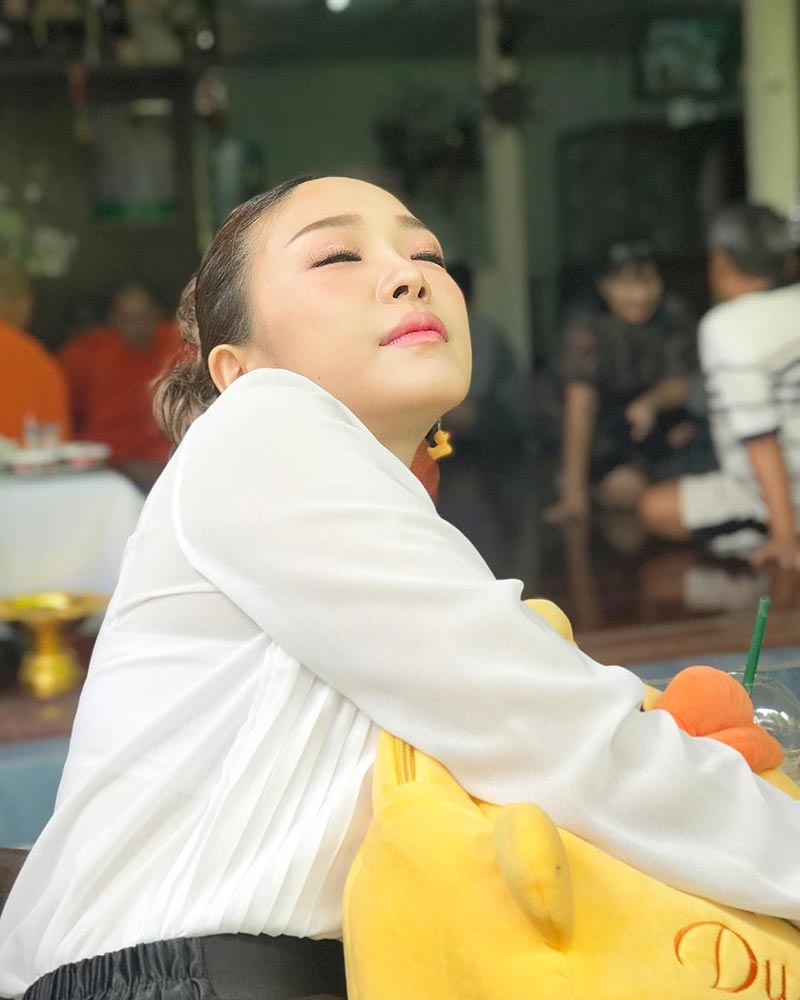 หญิงแย้ นนทพร หญิงแย้ นนทพร