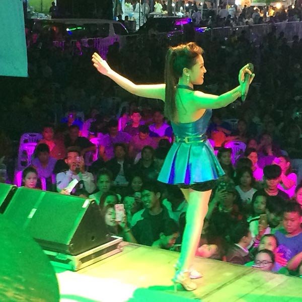 หญิงลี ศรีจุมพล หญิงลี ศรีจุมพล