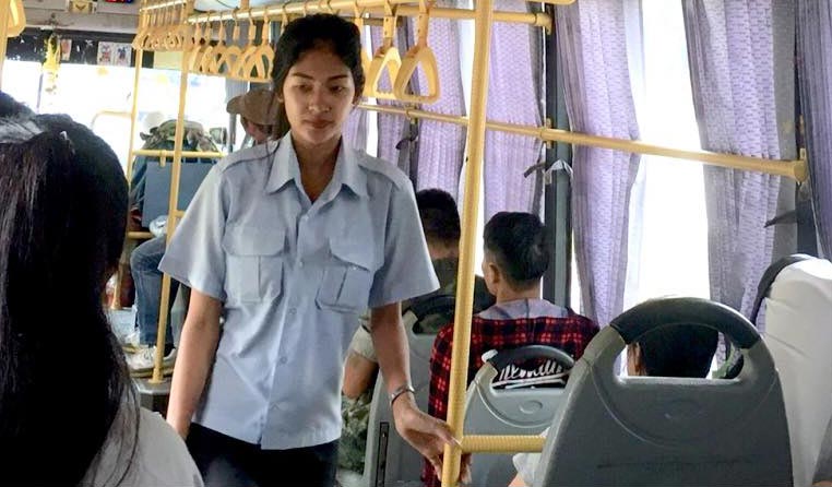 น้องอัญ กระเป๋ารถเมล์ น้องอัญ กระเป๋ารถเมล์