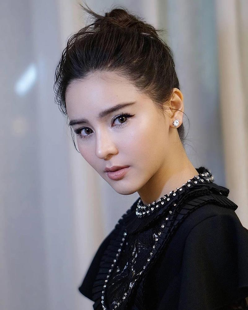 ออม สุชาร์ แอมป์ พิธาน ออม สุชาร์ แอมป์ พิธาน