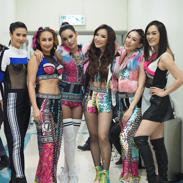 เบลล์ ไชน่า ดอลส์ เบลล์ ไชน่า ดอลส์