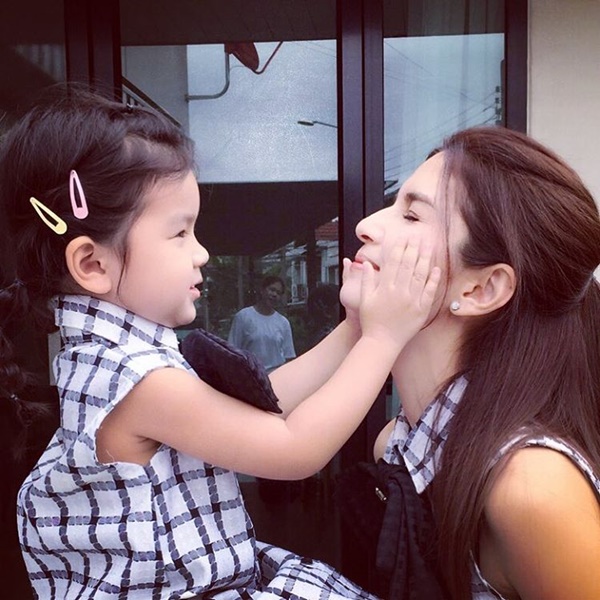 โบว์ แวนด้า โบว์ แวนด้า