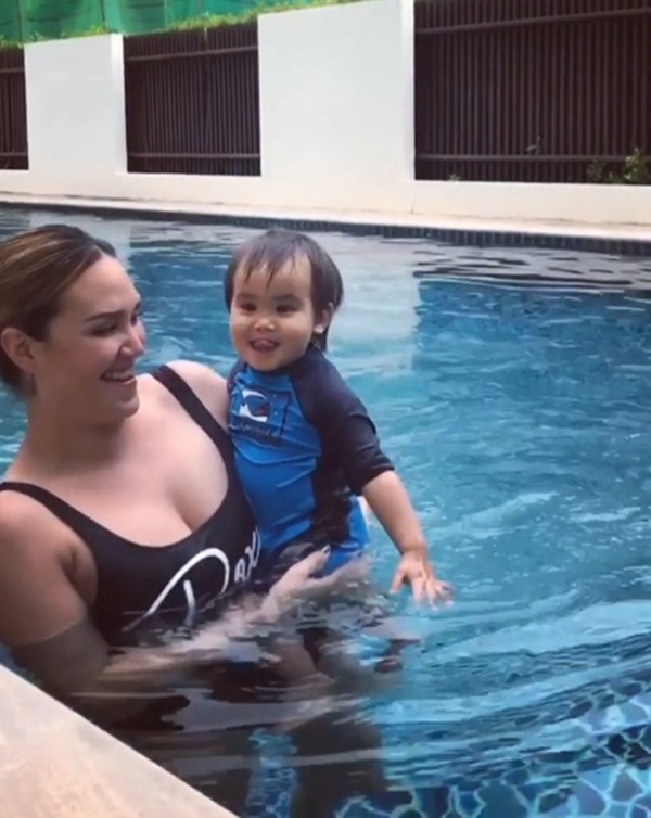 น้องเร ลูกชายแม่ทาทา น้องเร ลูกชายแม่ทาทา