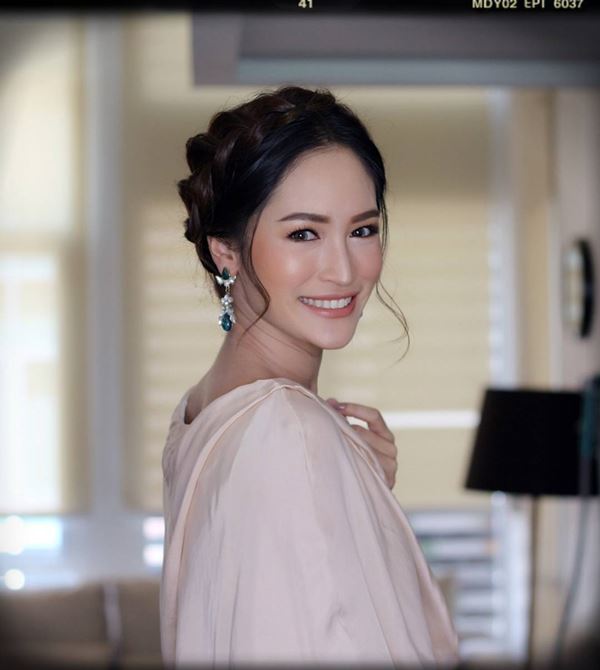 พลอย ปีเตอร์ พลอย ปีเตอร์