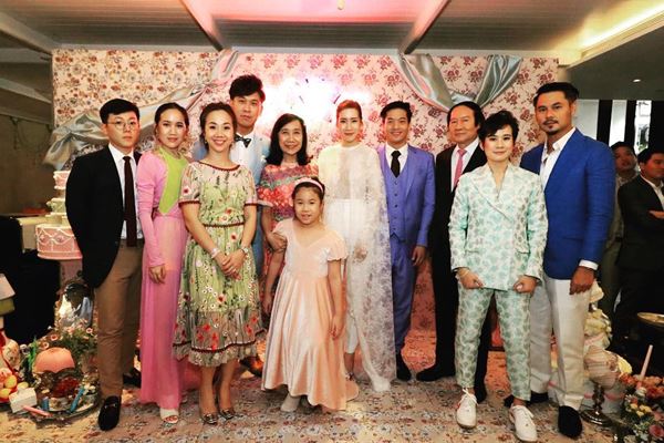 เวฟ สาริน - บุ้ง สะธี เวฟ สาริน - บุ้ง สะธี