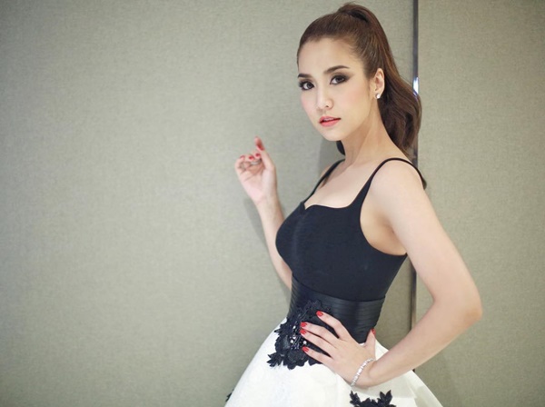 จั๊กจั่น อคัมย์สิริ จั๊กจั่น อคัมย์สิริ