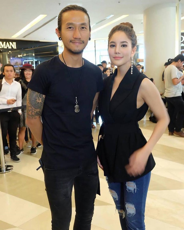 ซุปตาร์ร่วมใจ ช่วยเหลือพี่น้องชาวใต้ ในงานตัดช่วยใต้ ซุปตาร์ร่วมใจ ช่วยเหลือพี่น้องชาวใต้ ในงานตัดช่วยใต้