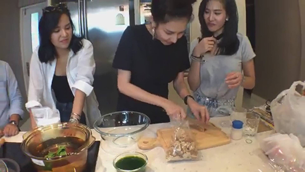 เนย โชติกา เนย โชติกา