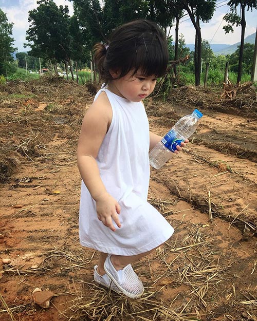 น้องนามรูป ลูกสาวไก่มีสุข น้องนามรูป ลูกสาวไก่มีสุข