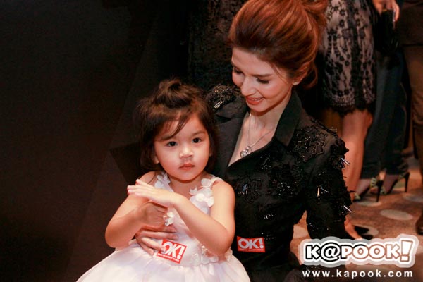 โบว์ แวนด้า โบว์ แวนด้า