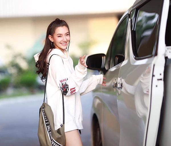 เบลล่า ราณี เบลล่า ราณี