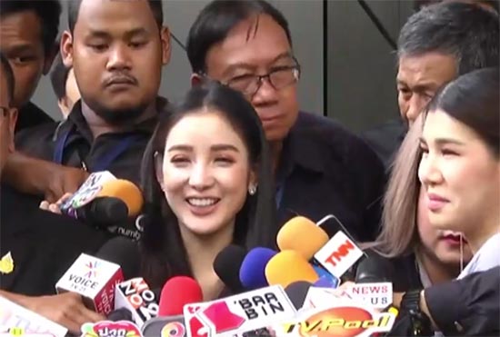 แพท เปิดใจหลังศาลให้ประกันตัว เผยเตรียมกลับไปเลี้ยงลูก ยันไม่ทราบที่มาเงิน แพท เปิดใจหลังศาลให้ประกันตัว เผยเตรียมกลับไปเลี้ยงลูก ยันไม่ทราบที่มาเงิน