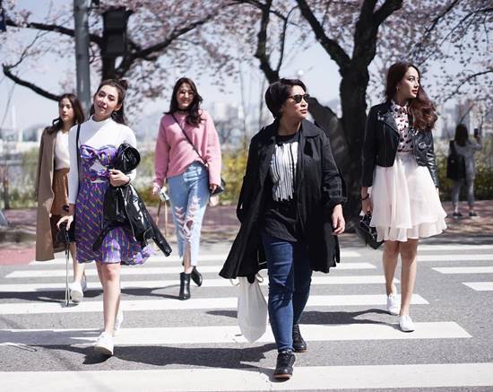 เบลล่า เปรี้ยว พรีม นำทีมทัวร์เกาหลีพร้อมคนสนิท กับภาพสวยปังยกกำลัง 10 เบลล่า เปรี้ยว พรีม นำทีมทัวร์เกาหลีพร้อมคนสนิท กับภาพสวยปังยกกำลัง 10