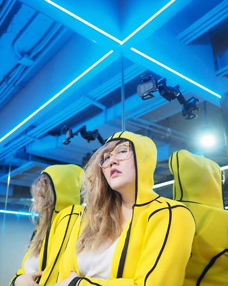 พี่เกล้า ผู้จัดการ ใหม่ ดาวิกา พี่เกล้า ผู้จัดการ ใหม่ ดาวิกา