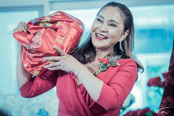 ฟังเรื่องราว อุ้ม ลักขณา - นิวเคลียร์ หรรษา ผ่านไอจีคุณพ่อ ฟังเรื่องราว อุ้ม ลักขณา - นิวเคลียร์ หรรษา ผ่านไอจีคุณพ่อ